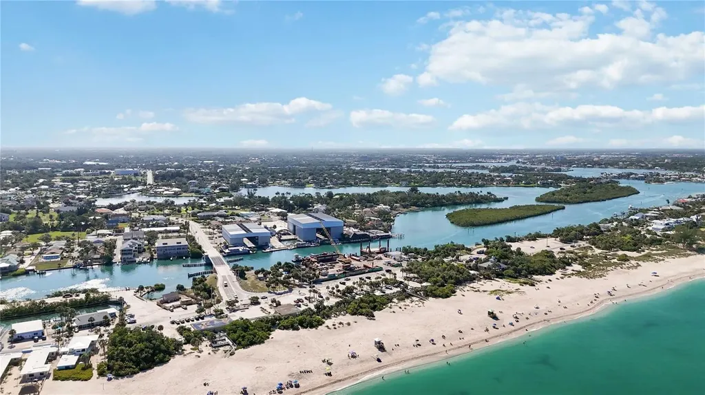 100 Circuit Road Nokomis FL 34275