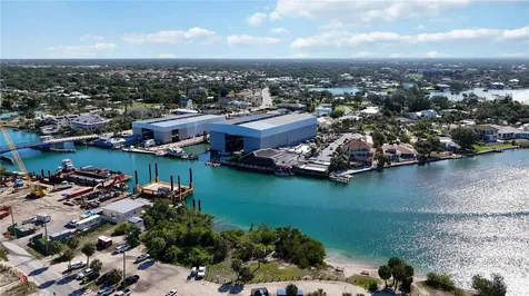 100 Circuit Road Nokomis FL 34275