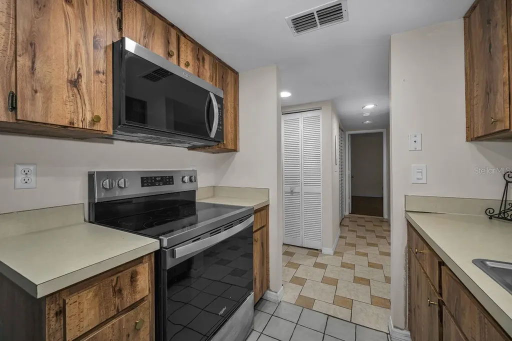 2581 Countryside Boulevard Clearwater FL 33761