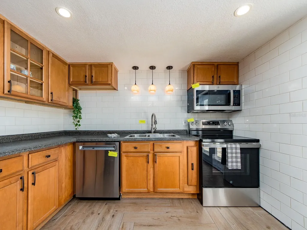 502 Lexington Street Dunedin FL 34698
