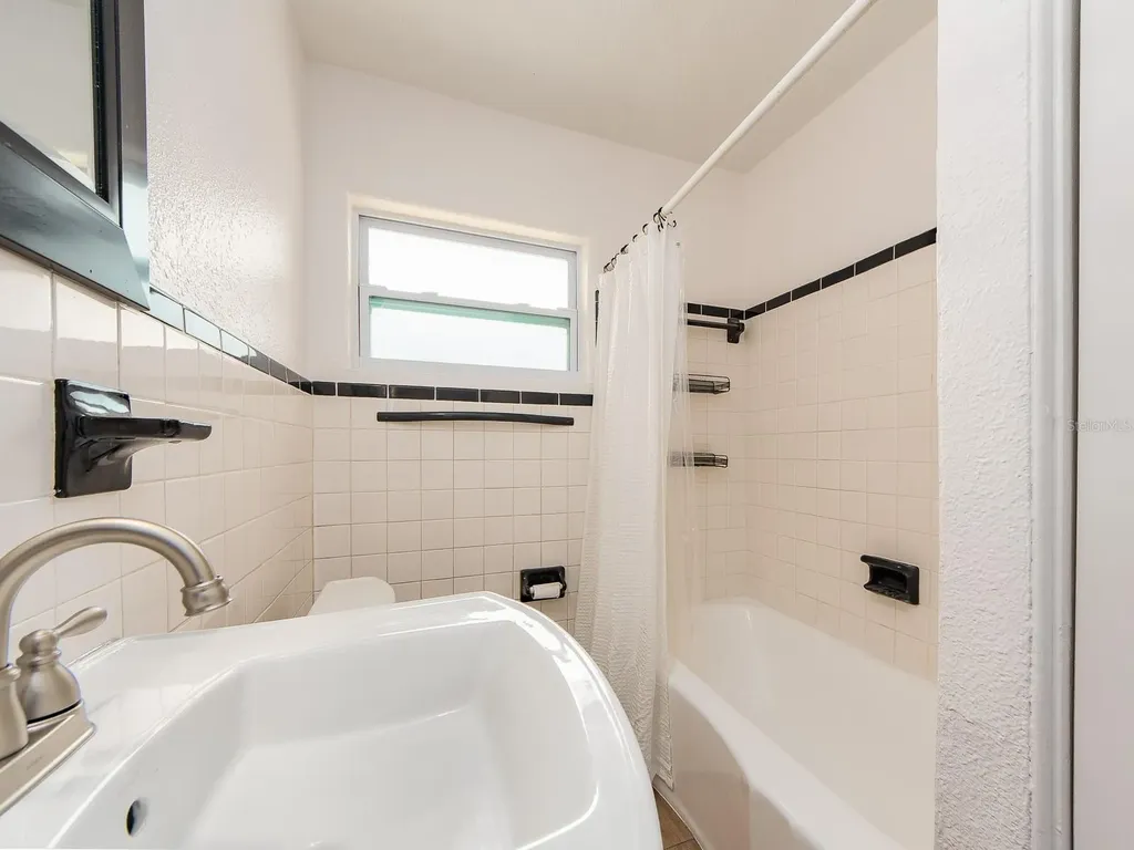 502 Lexington Street Dunedin FL 34698