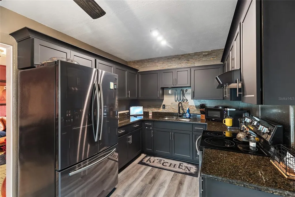 210 49th Street N St Petersburg FL 33710