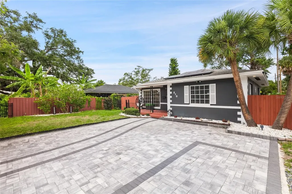 210 49th Street N St Petersburg FL 33710