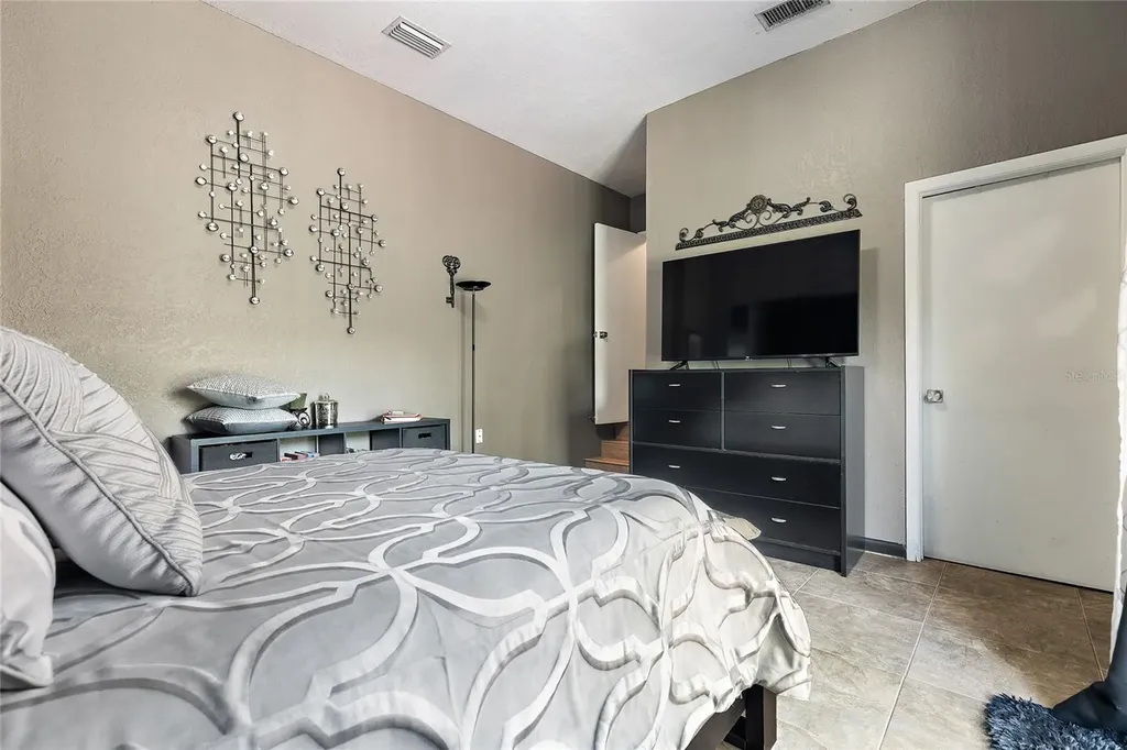 210 49th Street N St Petersburg FL 33710