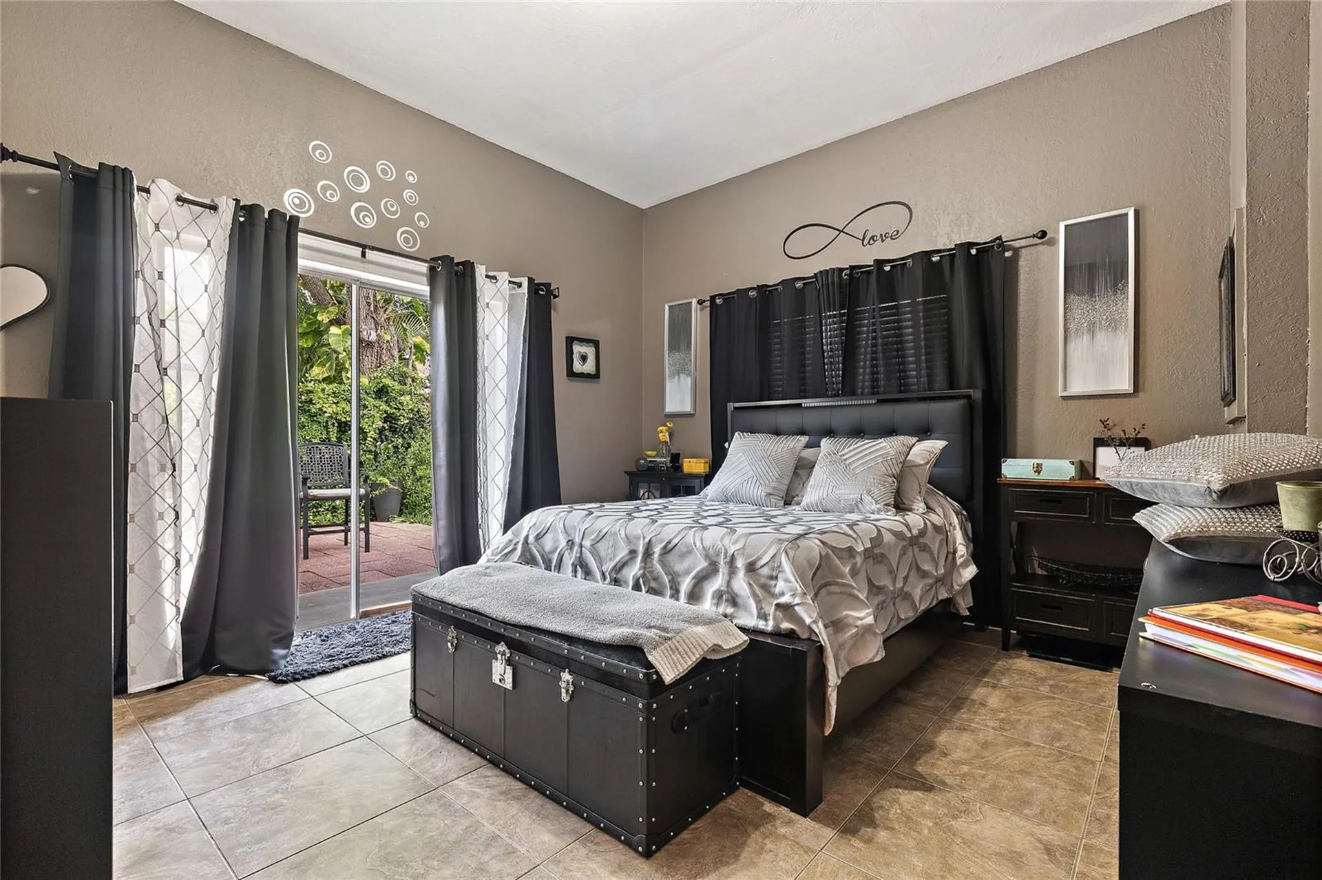 210 49th Street N St Petersburg FL 33710