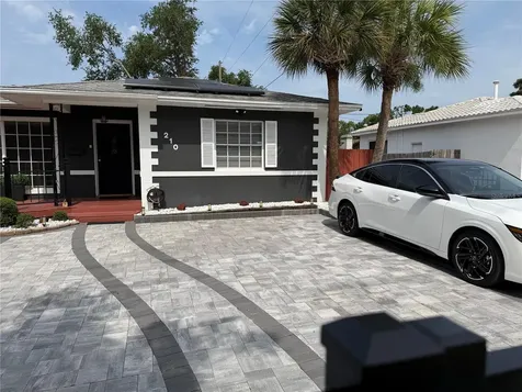 210 49TH Street N St Petersburg FL 33710