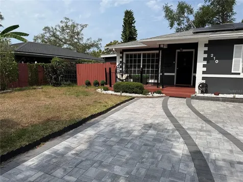 210 49TH Street N St Petersburg FL 33710