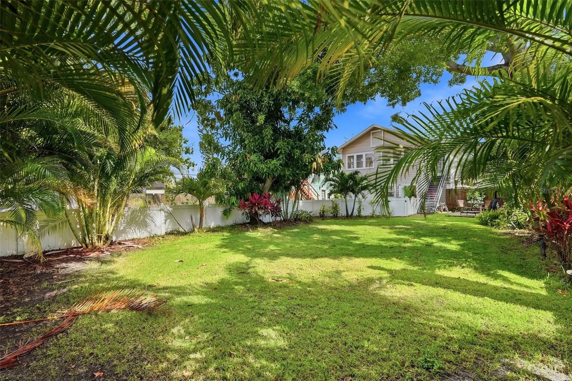 855 28th Avenue N St Petersburg FL 33704