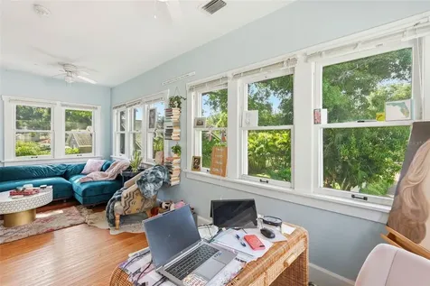 855 28th Avenue N St Petersburg FL 33704