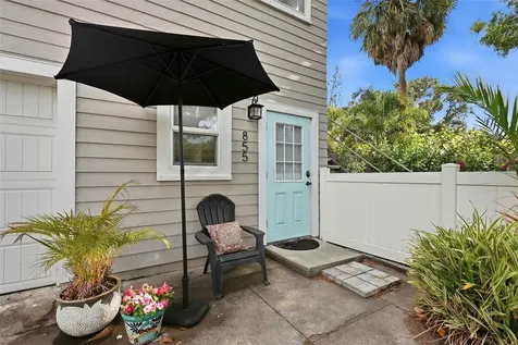 855 28th Avenue N St Petersburg FL 33704