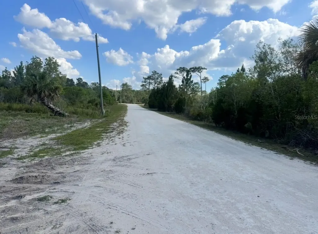 18455 Quiet Road Weeki Wachee FL 34614