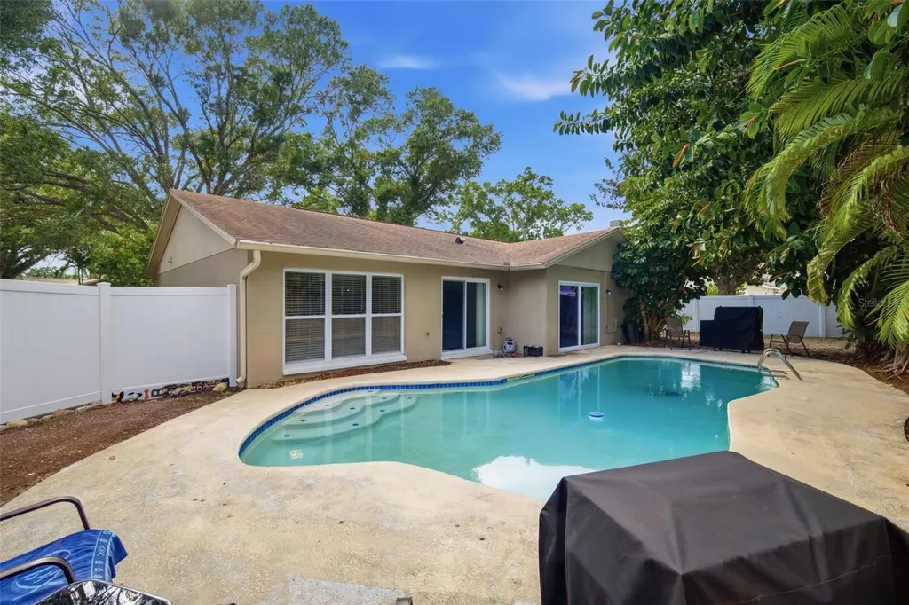7327 Sunshine Circle Tampa FL 33634