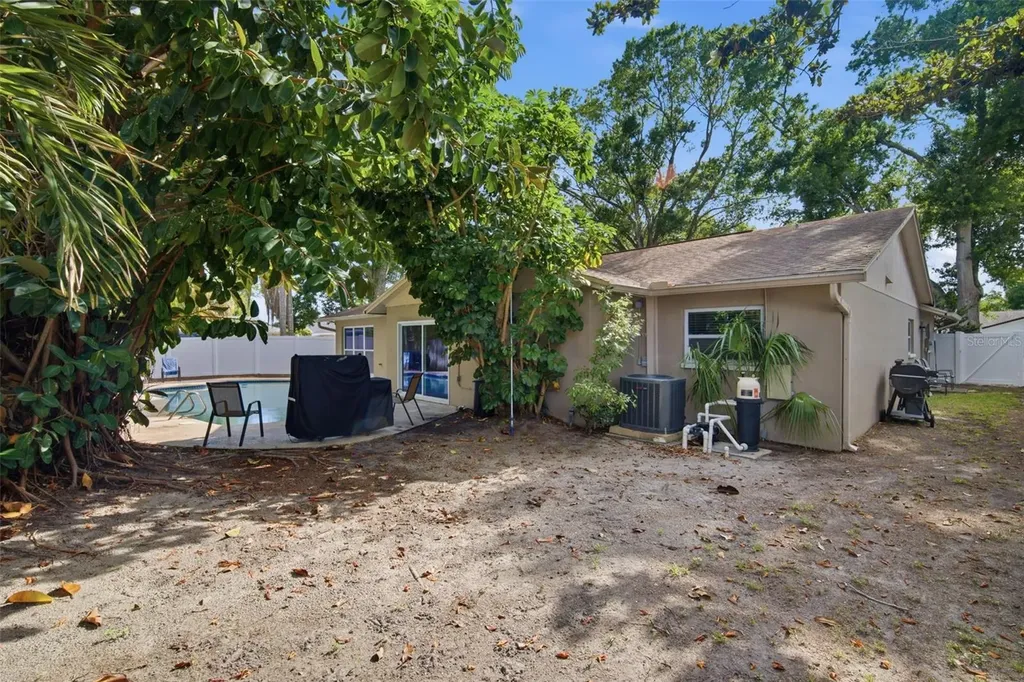 7327 Sunshine Circle Tampa FL 33634