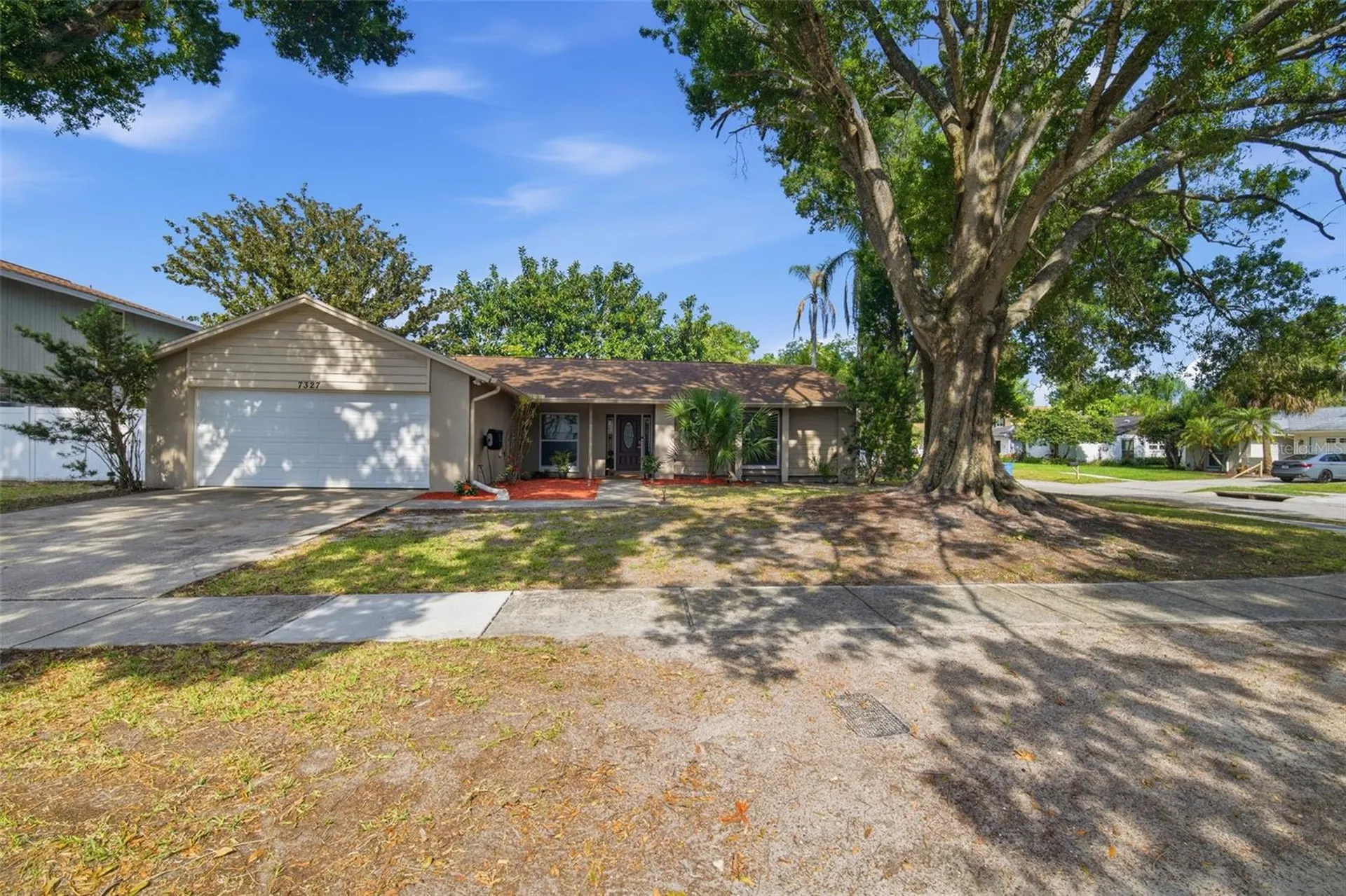 7327 Sunshine Circle Tampa FL 33634