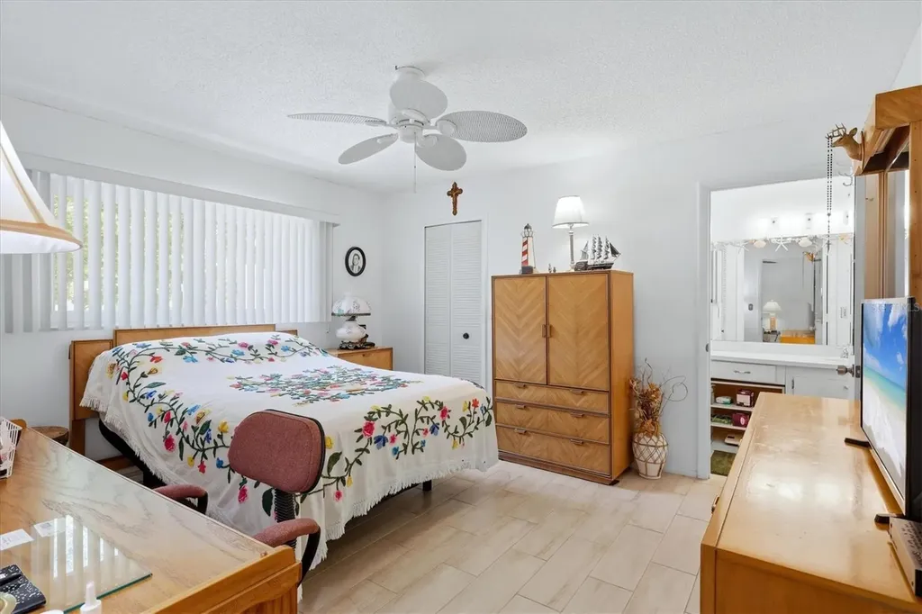 390 301 Boulevard W Bradenton FL 34205
