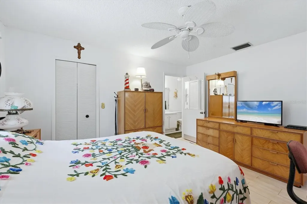 390 301 Boulevard W Bradenton FL 34205