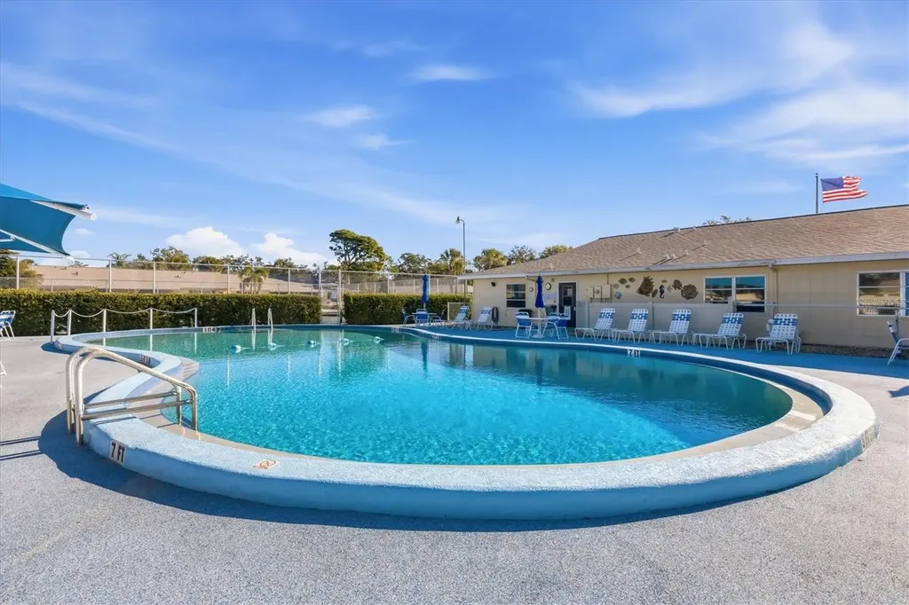 390 301 Boulevard W Bradenton FL 34205