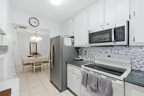 390 301 Boulevard W Bradenton FL 34205