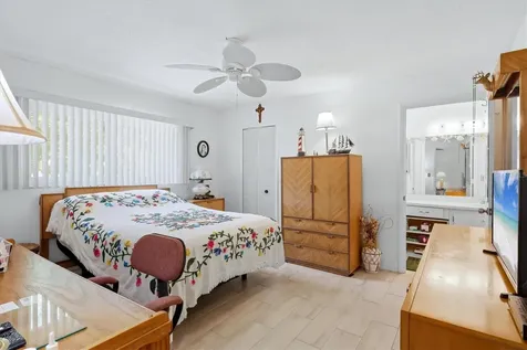 390 301 Boulevard W Bradenton FL 34205