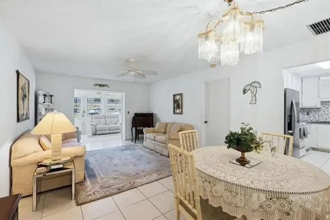 390 301 Boulevard W Bradenton FL 34205
