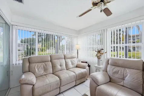 390 301 Boulevard W Bradenton FL 34205