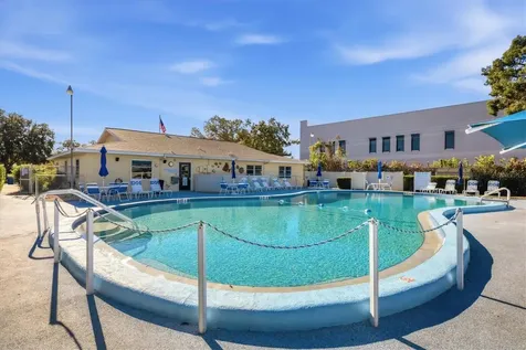 390 301 Boulevard W Bradenton FL 34205