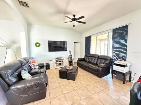 945 Tramells Trail Kissimmee FL 34744