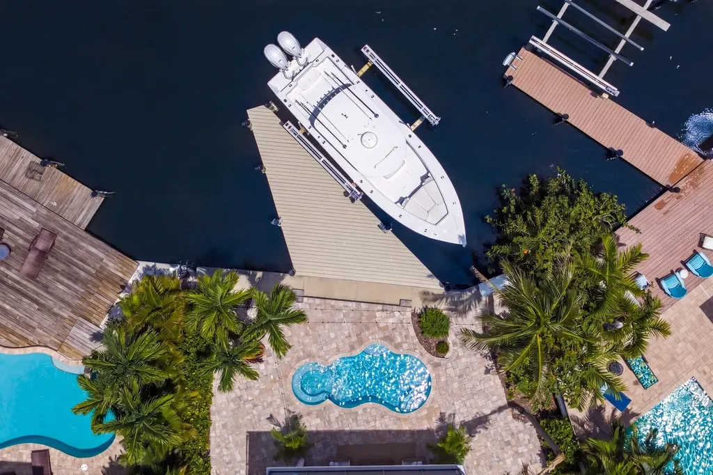 201 N Harbor Drive Holmes Beach FL 34217