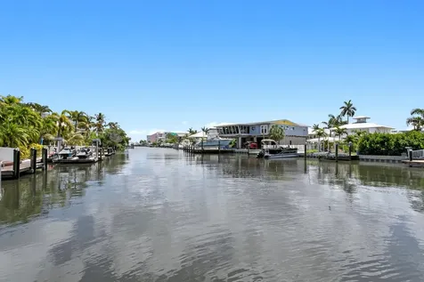 201 N Harbor Drive Holmes Beach FL 34217