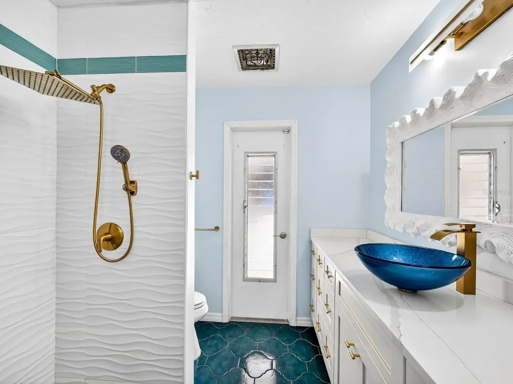 5927 Driftwood Avenue Sarasota FL 34231