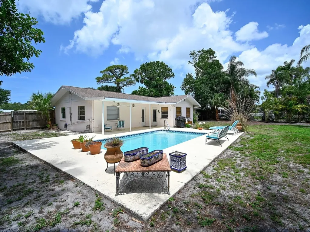 5927 Driftwood Avenue Sarasota FL 34231