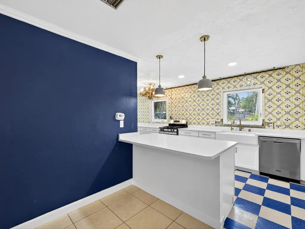 5927 Driftwood Avenue Sarasota FL 34231