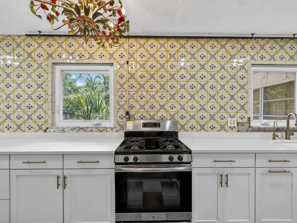 5927 Driftwood Avenue Sarasota FL 34231