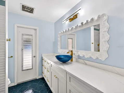 5927 Driftwood Avenue Sarasota FL 34231