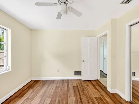 5927 Driftwood Avenue Sarasota FL 34231