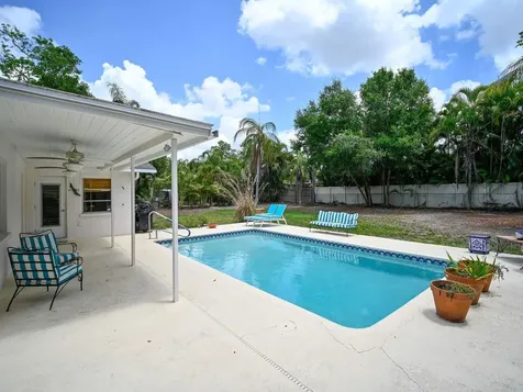 5927 Driftwood Avenue Sarasota FL 34231