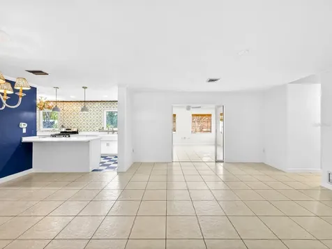 5927 Driftwood Avenue Sarasota FL 34231
