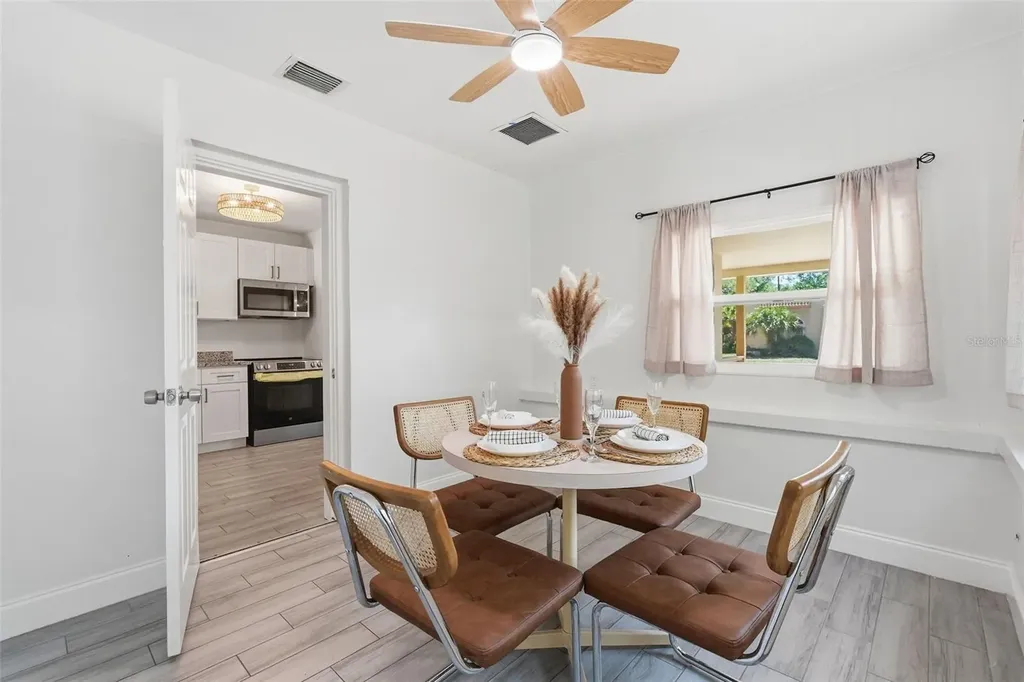 2855 Valencia Way S St Petersburg FL 33705