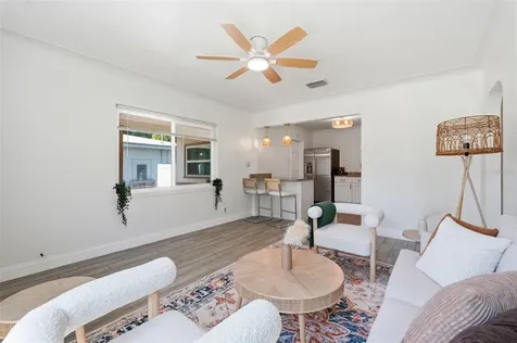 2855 Valencia Way S St Petersburg FL 33705