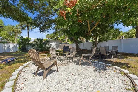 2855 Valencia Way S St Petersburg FL 33705