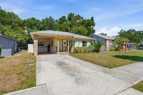 2855 Valencia Way S St Petersburg FL 33705