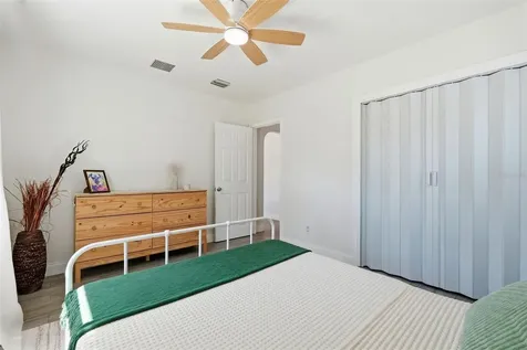 2855 Valencia Way S St Petersburg FL 33705