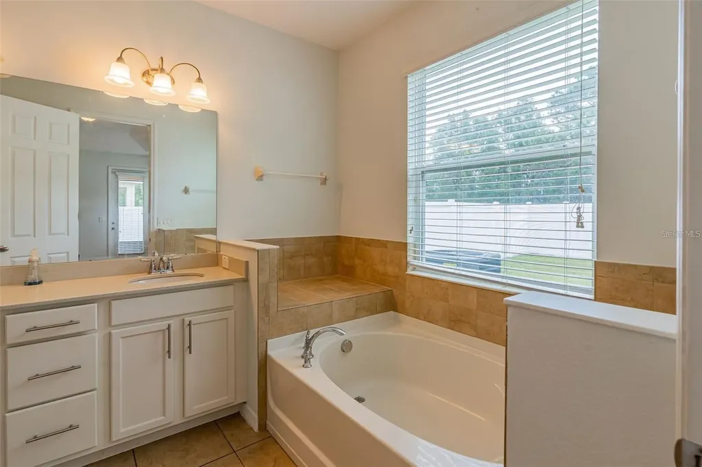 5278 Dove Tree Street Orlando FL 32811