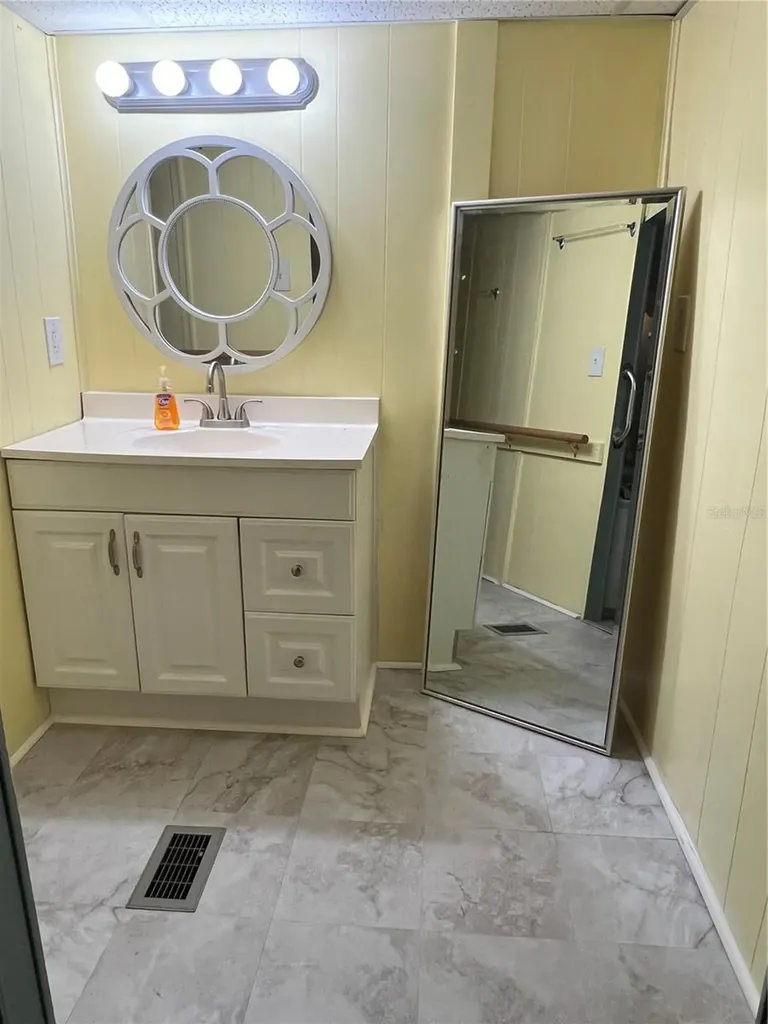 11 Shady Lane Palmetto FL 34221