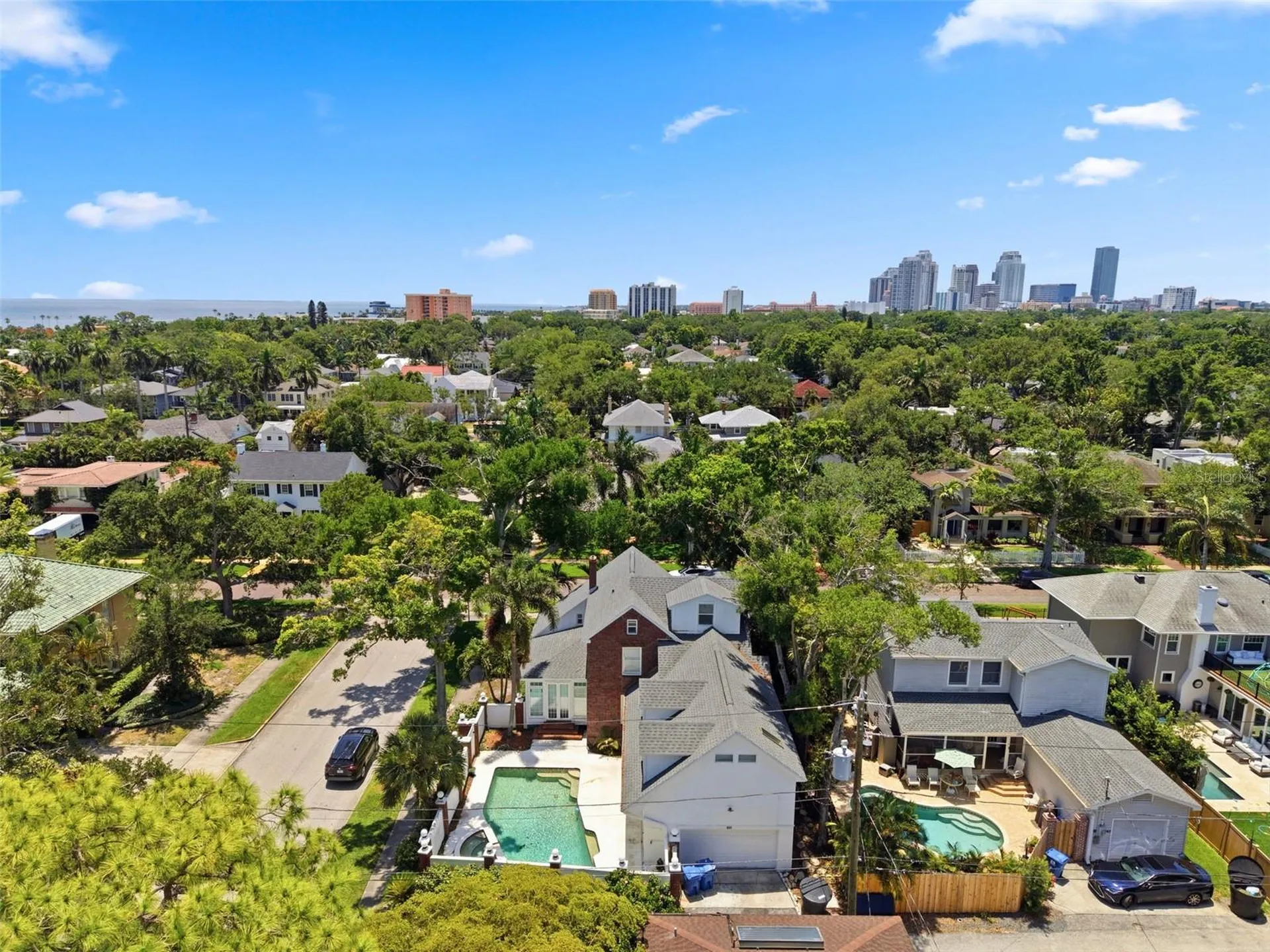 555 18th Avenue NE St Petersburg FL 33704