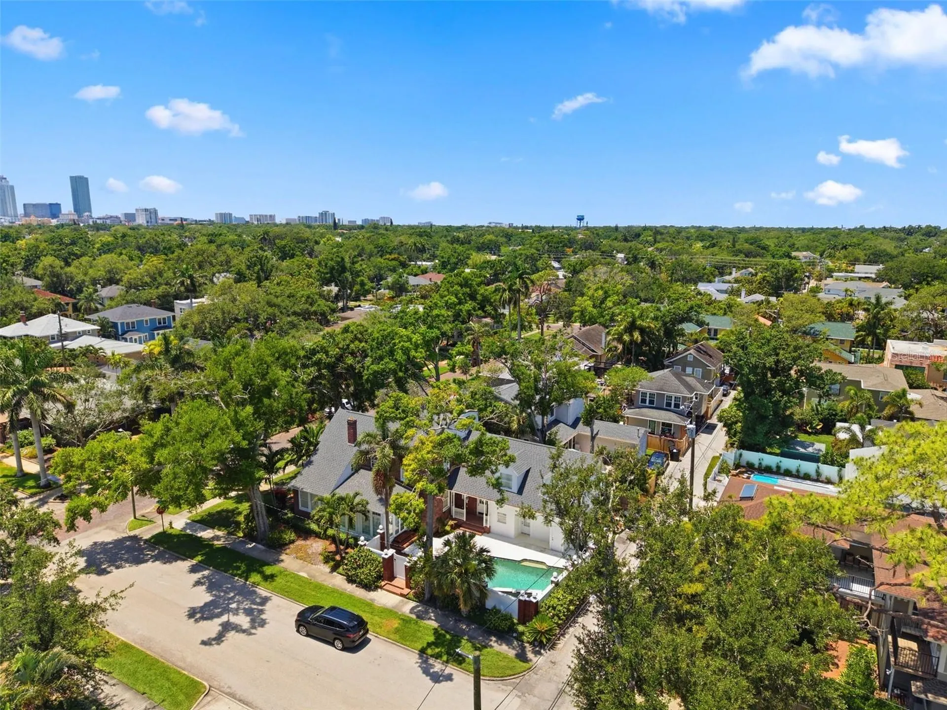 555 18th Avenue NE St Petersburg FL 33704