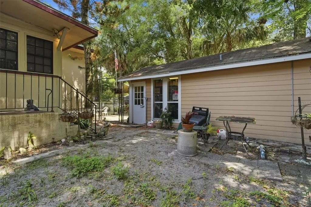 718 E New York Avenue Deland FL 32724