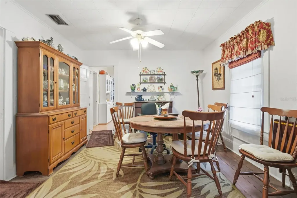 718 E New York Avenue Deland FL 32724
