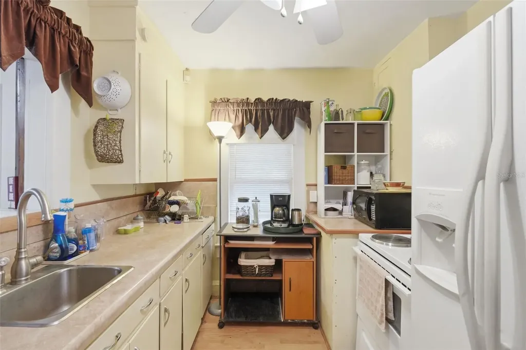 718 E New York Avenue Deland FL 32724
