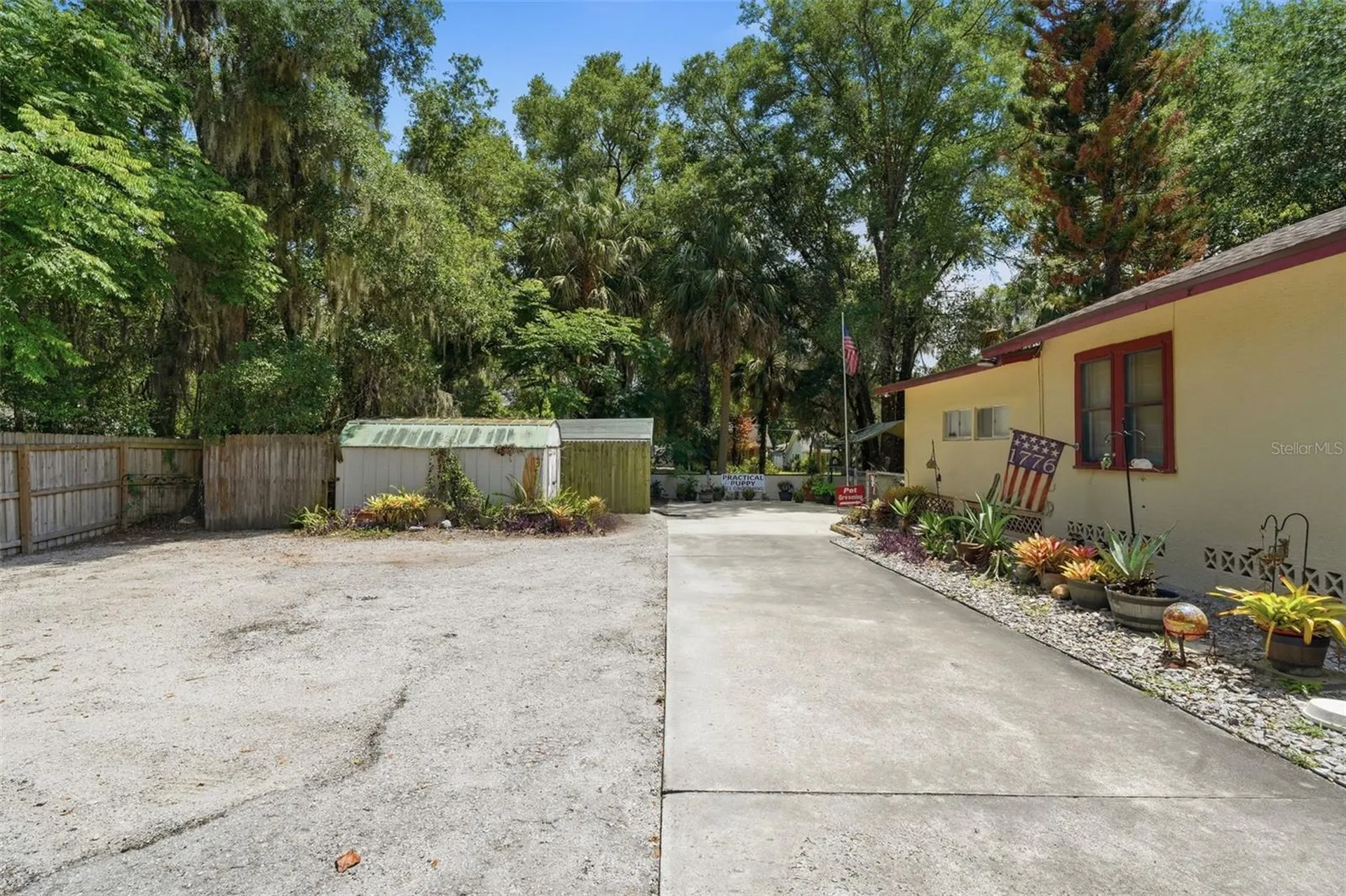 718 E New York Avenue Deland FL 32724